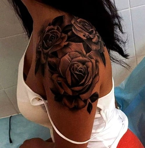 Hombro izquierdo femenino