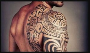 Tatuaje Maorí hombro