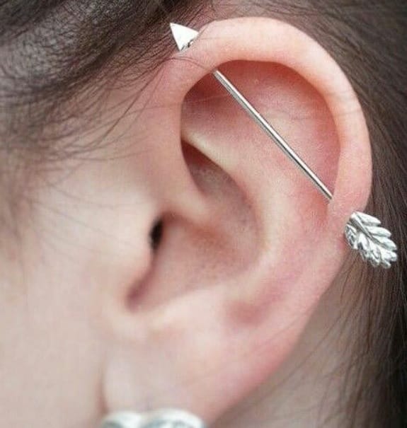 Tipos de Piercing en la oreja: Industrial