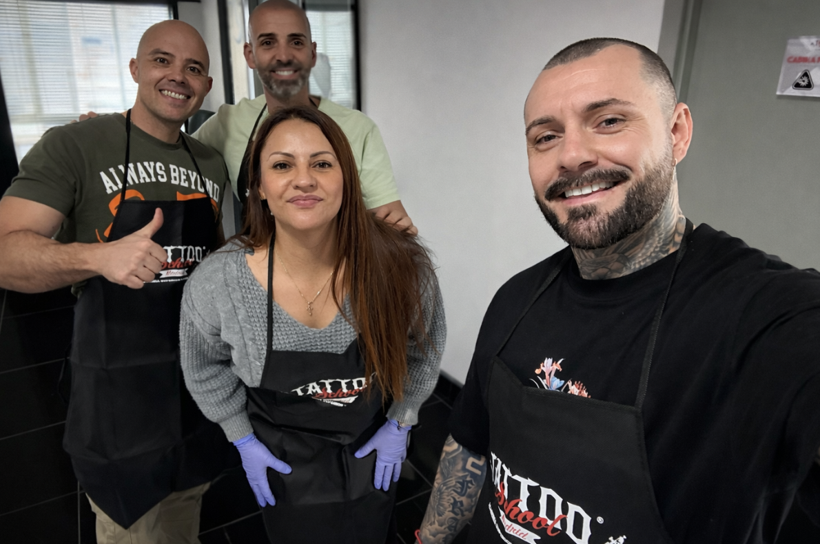 alumnos en Tattoo School Madrid en el curso de Tatuaje